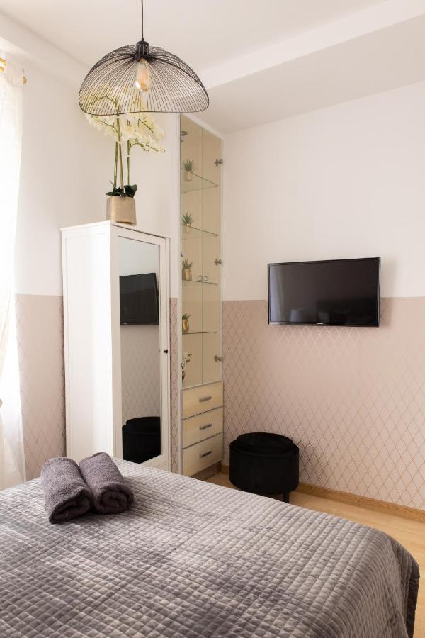 Clicktheflat Szkolna Palace Of Culture Apart Rooms Warschau Buitenkant foto